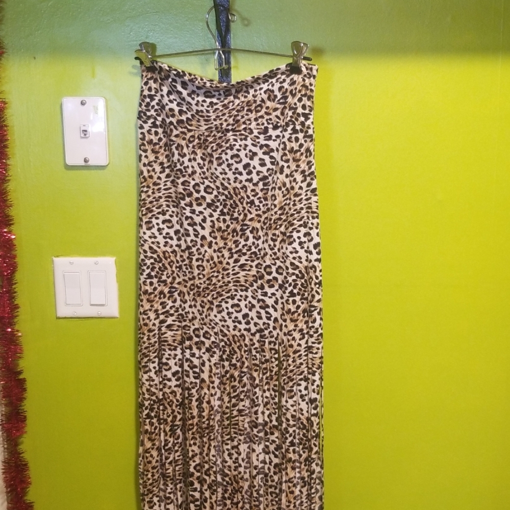 Leopard skirt